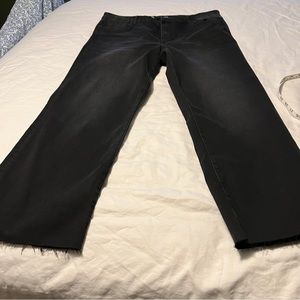Kut from the Kloth Black mid rise jeans ankle cut off size 14